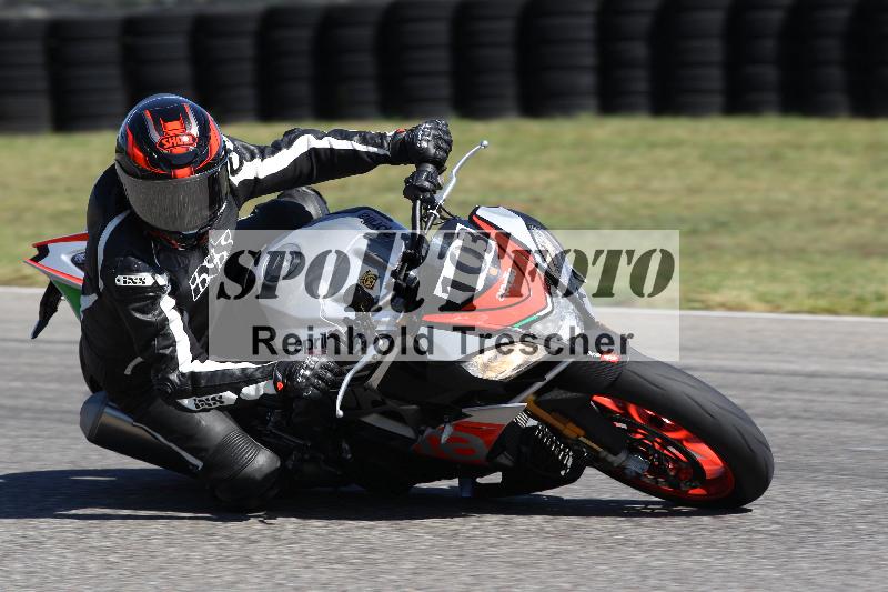 /Archiv-2025/48 25.08.2025 Cornu Master School ADR/rot-rouge/106